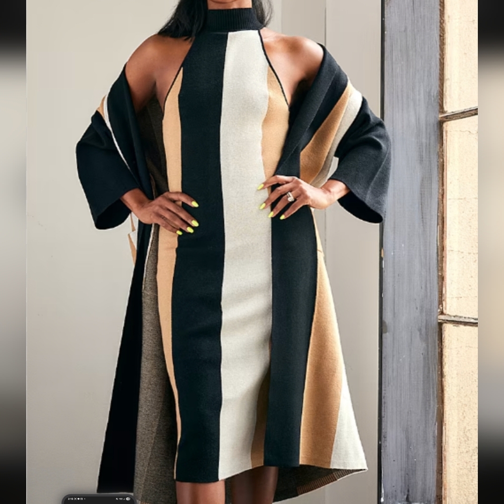 Chic Black, White, and Tan Cape - Picture 7 of 7